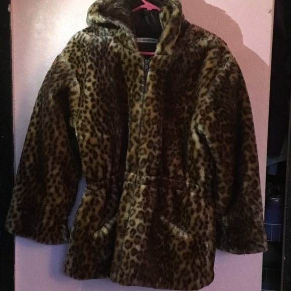 Faux Fur Leopard print big kids jacket - Picture 3 of 3